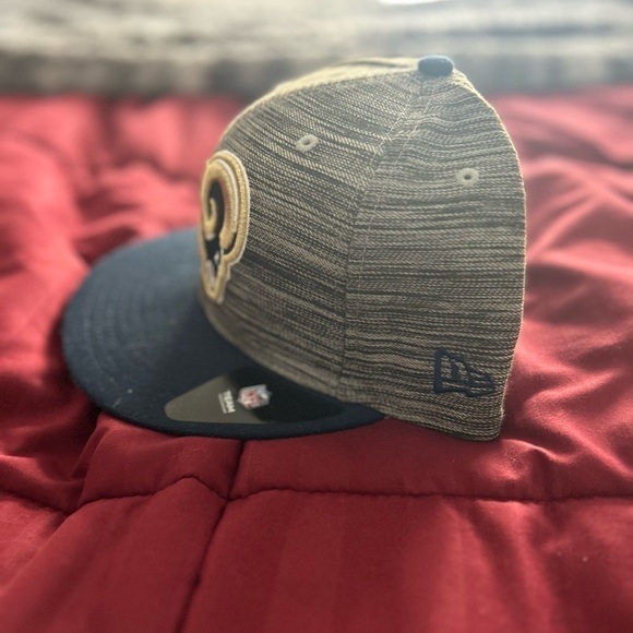 Los Angeles Rams Hat - Picture 2 of 4